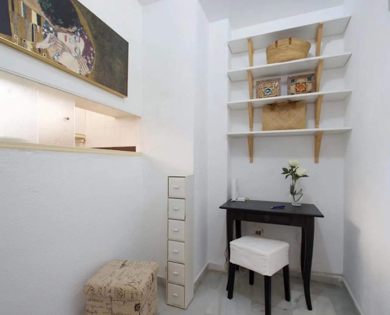 Centrally Located South Facing Apartment With Pool Torremolinos 0*,  Espagne